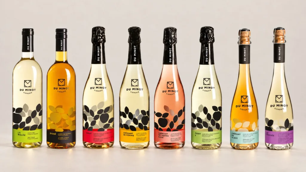 Gamme de bouteilles de cidre du Minot aux étiquettes de couleurs différentes
