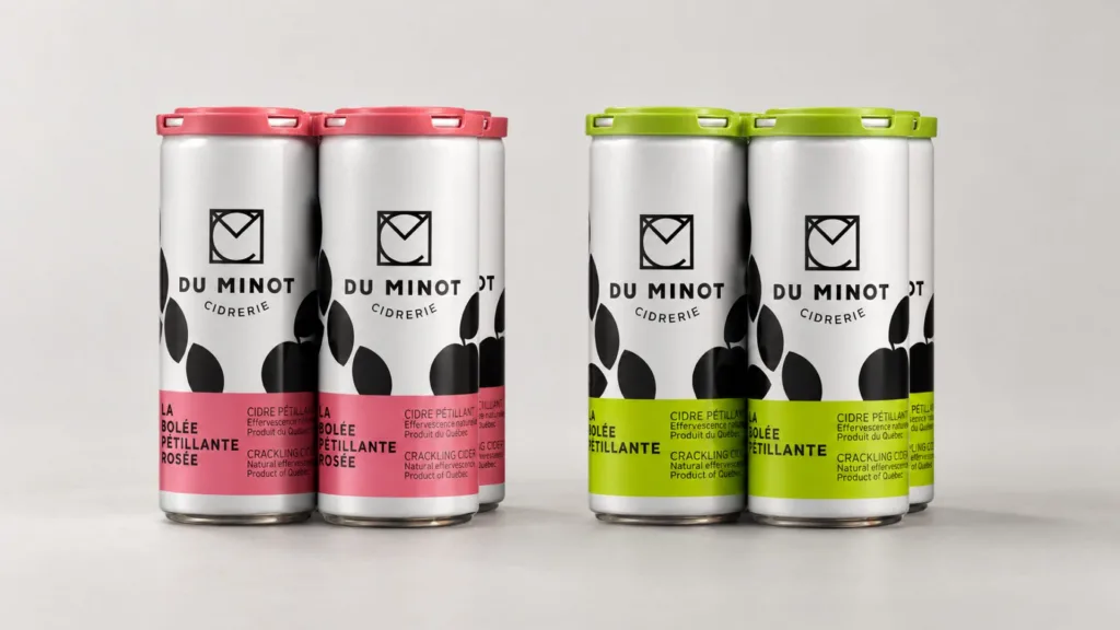 Canettes de cidre pétillant roses et vertes, en paquets de quatre